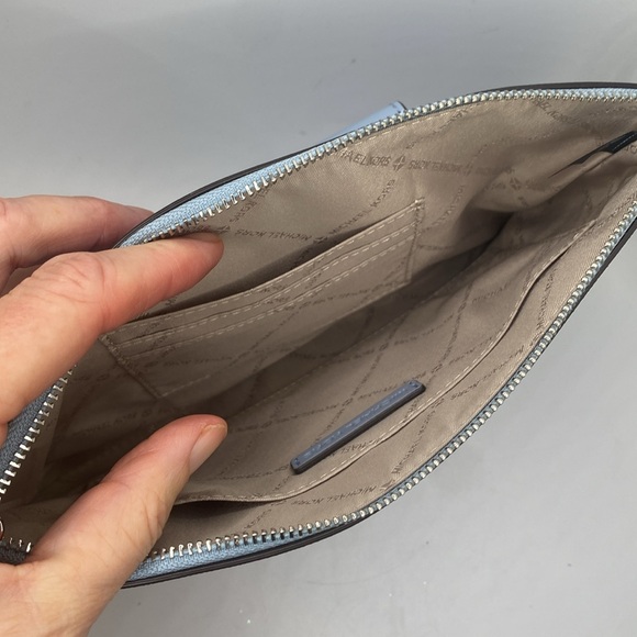 Michael Kors Jet Set Blue 2 In 1 Card Case and Wristlet Clutch MK Signature NWOT - Picture 4 of 7